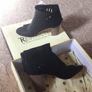 NWT High Heels Size 8 1/2